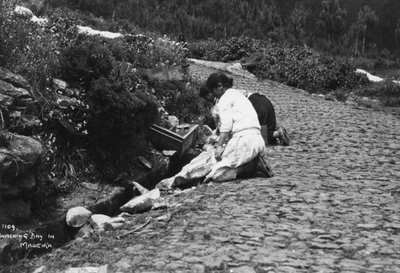 Jour de lessive à Madère, Portugal, vers les années 1920-1930 - Unbekannt