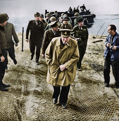 Winston Churchill à travers le Rhin. En avant vers l