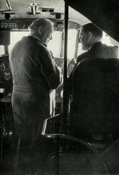 Winston Churchill parlant au capitaine Shakespeare de l