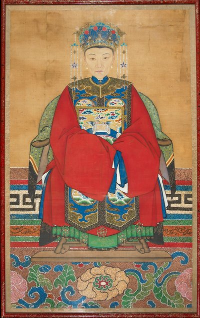 Femme habillée en épouse d