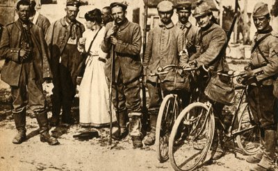 Les prisonniers allemands blessés sont soignés par la Croix-Rouge, France, Première Guerre mondiale, 1914-1918, 1933 - Unbekannt