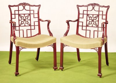 Chaises de salle à manger en acajou Chippendale de style chinois, traverses supérieures surmontées d