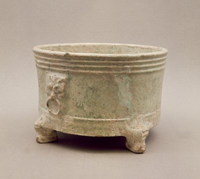 Vase tripode en terre cuite, dynastie Han, 25-220 apr. J.-C. - Unbekannt Unbekannt