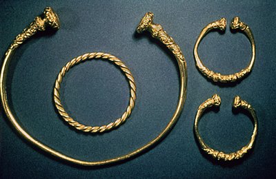 Collier et bracelets de Waldalgesheim, milieu du 4e siècle - Unbekannt Unbekannt
