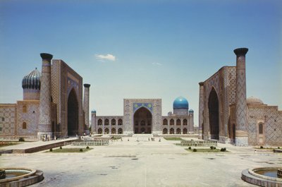 Registan, avec les trois collèges religieux musulmans (madrasas) - Unbekannt Unbekannt