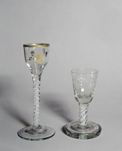 Verre à vin avec décoration dorée, bol de verre à feu et tige torsadée opaque, c.1760 - Unbekannt Unbekannt