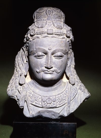 Grande tête de Bodhisattva avec une expression baissée, 2e-3e siècle - Unbekannt