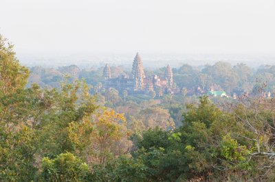Angkor Wat vu du temple de Phnom Bakheng, Siem Reap, Cambodge - Unbekannter Künstler