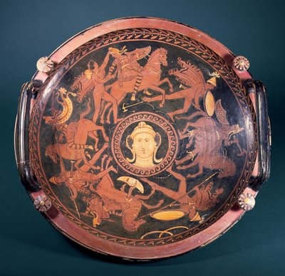 Patère à figures rouges apulienne avec scènes de combats entre Grecs et Amazones, grecque, fabriquée dans le sud de l