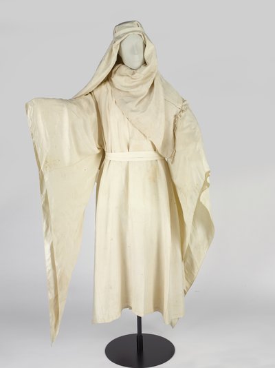 Robes arabes et coiffe, connue sous le nom de keffiyah, appartenant à T E Lawrence - Unbekannt