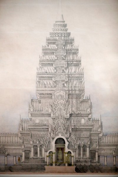 Musée des civilisations asiatiques, Angkor, Exploration de la ville sacrée du Cambodge, Vue de face des trois premières enceintes d