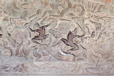 Bas-reliefs sur la galerie est d