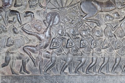 Bas-reliefs sur la galerie nord d