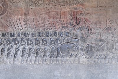 Bas-reliefs sur la galerie sud d