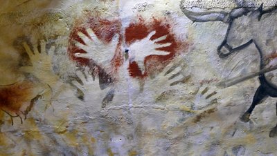 Peintures rupestres trouvées dans la grotte d