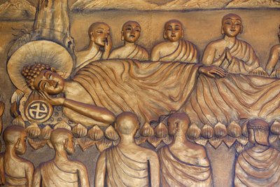 Pagode bouddhiste Chua Thiep Long. Bouddha couché. Après 45 ans d