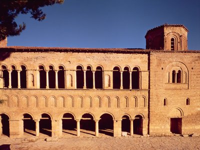Église de Sainte-Sophie, vue de la façade du portique ouest construite sous l