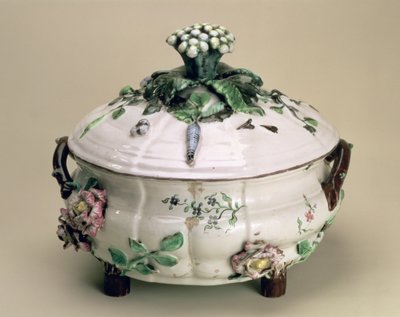 Soupière couverte, décorée d