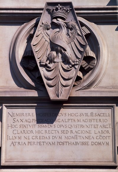 Blason sur le château royal de Wawel à Cracovie, Pologne - Benjamin Baud