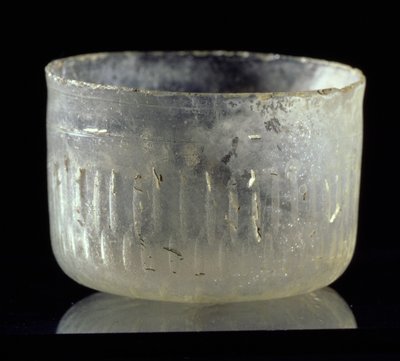 Coupe avec décoration taillée à la roue, de Syrie ou d