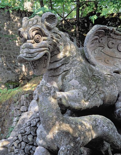 Dragon attaquant un lion (détail), sculpture du Parco dei Mostri (Parc des Monstres) jardins aménagés entre 1550-63 par le duc d