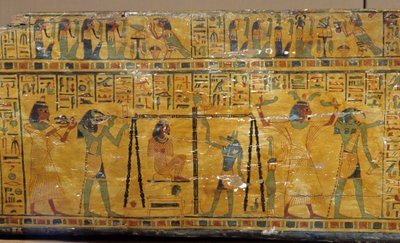 Égypte : détail du sarcophage de Khonsoure, représentant la déesse Nut et la pesée de l