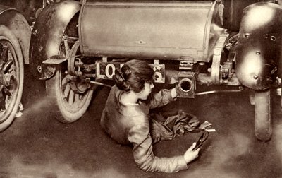 Mécanicienne pendant la Première Guerre mondiale - Unbekannter Künstler