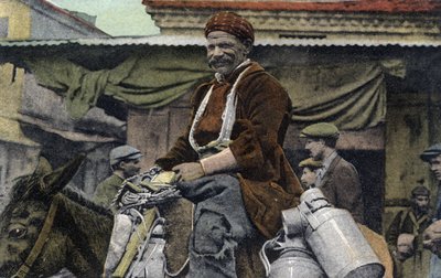 Grèce, Salonique : homme souriant chevauchant un âne, avec des bidons, sur la place du marché - Carte postale 1914-1918 - Unbekannt