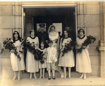 Photo de groupe de mariage de Lady Maud Cavendish et du capitaine Macintosh - William M. Timlin