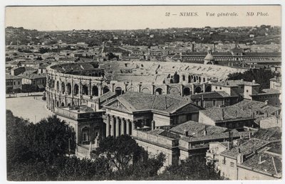 Languedoc-Roussillon, Gard, Nîmes : vue générale de la ville avec les arènes et la Maison Carrée - Carte postale fin 19e-20e siècle - William M. Timlin