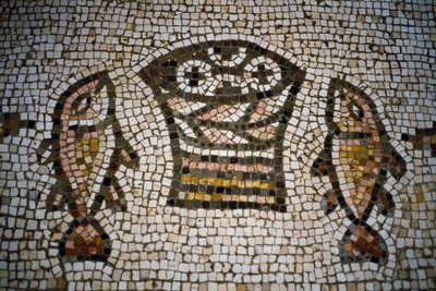Pains et poissons, mosaïque dans l