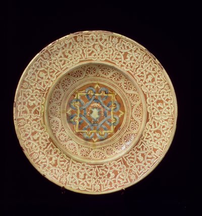 Assiette en majolique décorée d
