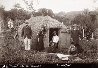 Fabrication de Tappa, un tissu indigène, vers 1875 - Unbekannt