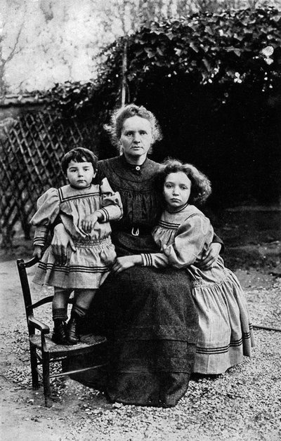 Marie Curie avec ses filles Irène et Ève - Unbekannter Künstler