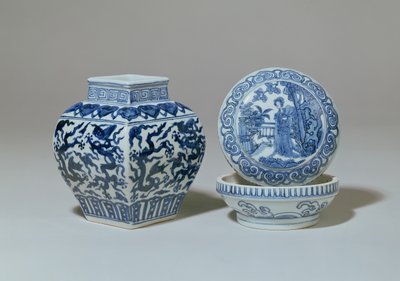Pot à balustre carré bleu et blanc Ming et boîte circulaire, période Chia Ching (1522-66) - Unbekannt