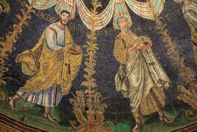 Mosaïque du plafond du Baptistère de Néon. Détail de la procession des douze apôtres autour de la mosaïque centrale dans deux directions, se terminant par la rencontre de Saint Pierre et Saint Paul. 5ème siècle, Ravenne, Italie. Inscrit au patrimoine mondi - Unbekannt
