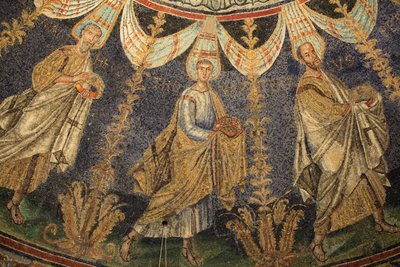 Mosaïque du plafond du Baptistère de Néon. Saint Paul et Saint Pierre. Détail de la procession des douze apôtres autour de la mosaïque centrale dans deux directions, se terminant par la rencontre de Saint Pierre et Saint Paul. 5ème siècle, Ravenne, Italie. - Unbekannt