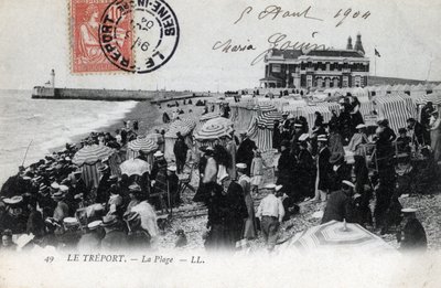 Normandie, Seine-Maritime, Tréport : la foule des vacanciers sur la plage et le casino en arrière-plan - Carte postale datée 1904 - William M. Timlin