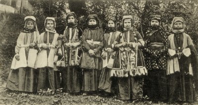 Femmes ossètes en costume traditionnel, groupe minoritaire en Union soviétique - Benjamin Baud