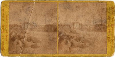 Siège de Paris (1871) : vue de la ville pendant le siège par les Prussiens entre le 20/09/1870 et le 28/01/1871. Photographie de Q.V.. Impression sur carton Dim. 17x6,9 cm - Unbekannt