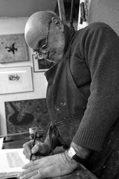 Portrait de Dikran Daderian, peintre et graveur libanais. Signature d