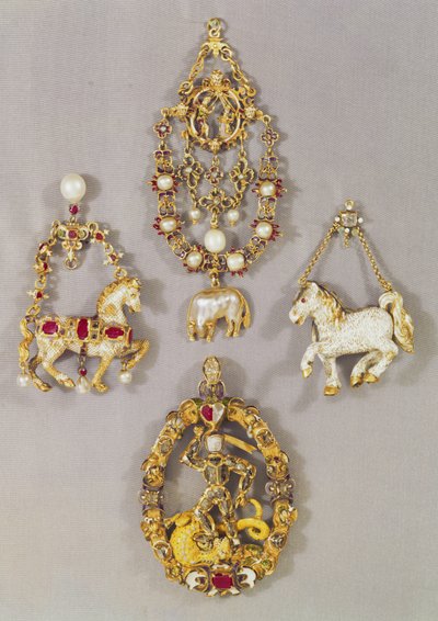 Bijoux de la Renaissance de LtoR et TtoB : Insigne de l