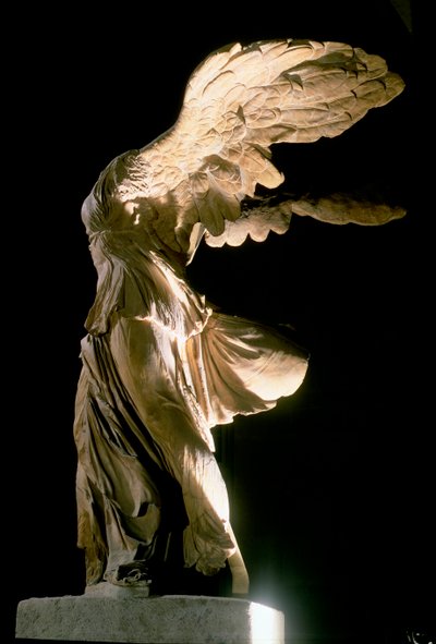Vue latérale de la Victoire de Samothrace (marbre de Paros) - Unbekannt