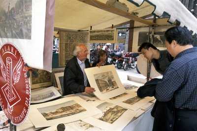 Étal vendant des estampes, Piazza del Carmine, Milan, Lombardie, Italie - Unbekannt