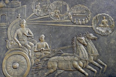 Tinh Xa Ngoc Chau temple bouddhiste, La Vie du Bouddha, Siddhartha Gautama, Le Prince Siddhartha demanda à un cocher de l