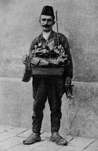 Turquie. Autolycus oriental vendant ses marchandises sur la place du marché. 1920 - Unbekannt