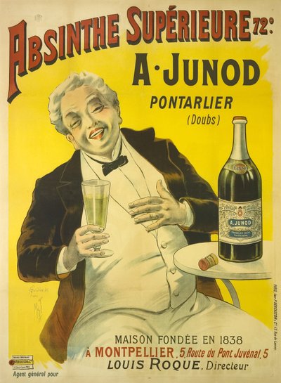 Un homme assis à une terrasse de bistrot éclate de rire en buvant un verre d