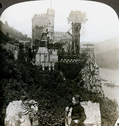 Château Rheinstein, près de Bingen, Allemagne - Underwood and Underwood
