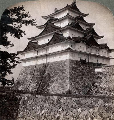 Château médiéval des princes japonais, parfois utilisé par le Mikado Nagoya, Japon, 1896 - Underwood and Underwood