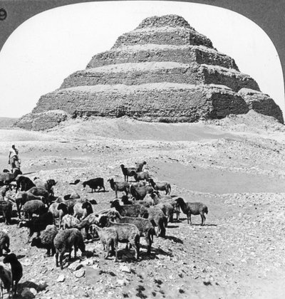 La Pyramide de Sakkarah, Égypte, 1905 - Underwood and Underwood